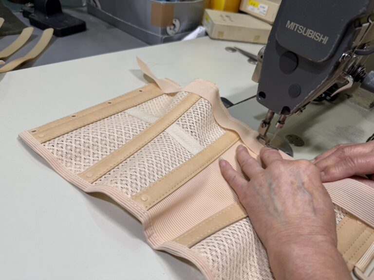 軟体コルセット製作風景